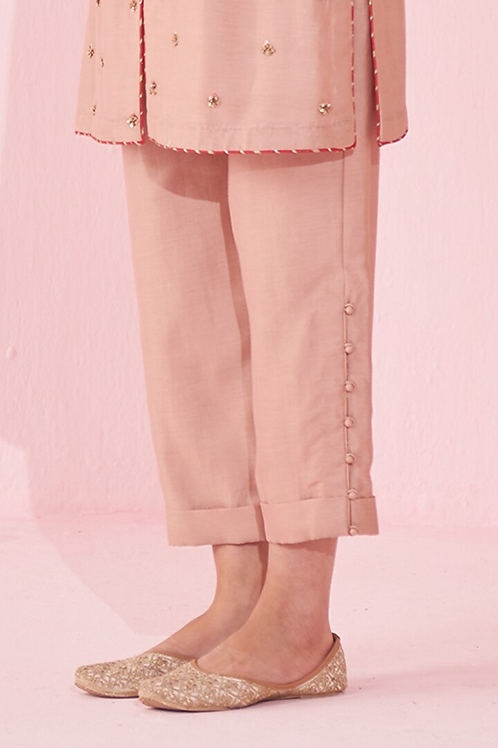 Blush Pink Chanderi Hand & Machine Embroidered Kurta Set by Studio Bagechaa at Pernia's Pop Up Shop