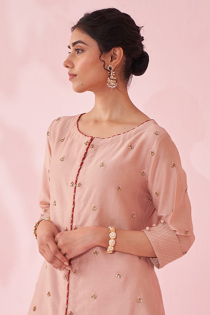 Blush Pink Chanderi Hand & Machine Embroidered Kurta Set by Studio Bagechaa at Pernia's Pop Up Shop