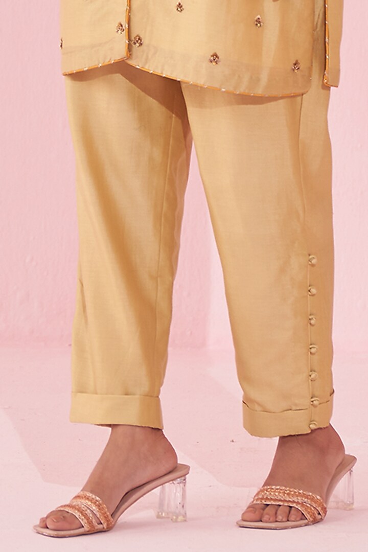 Yellow Chanderi Hand & Machine Embroidered Kurta Set by Studio Bagechaa at Pernia's Pop Up Shop