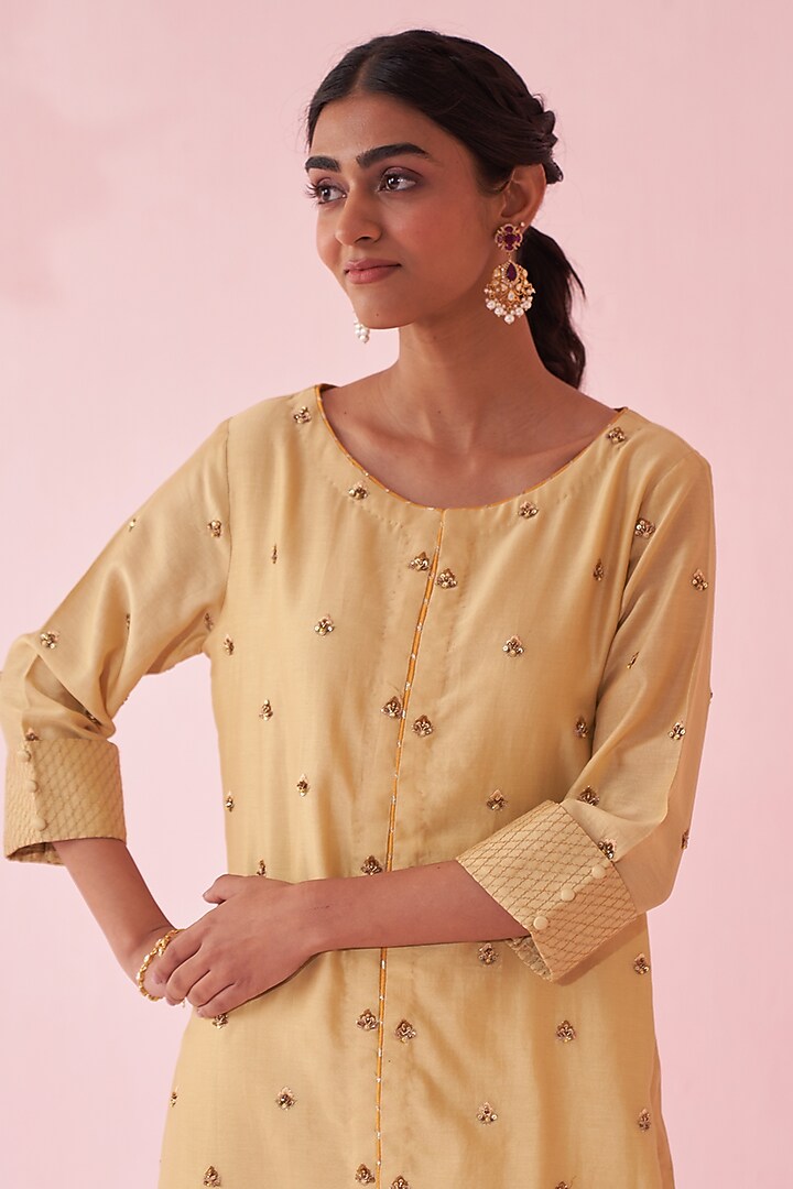 Yellow Chanderi Hand & Machine Embroidered Kurta Set by Studio Bagechaa at Pernia's Pop Up Shop