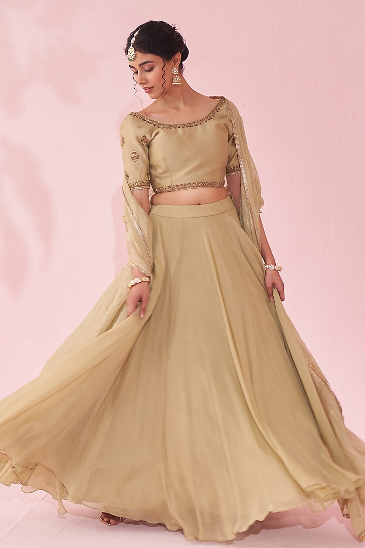 Green Chanderi & Organza Wedding Lehenga Set by Studio Bagechaa at Pernia's Pop Up Shop