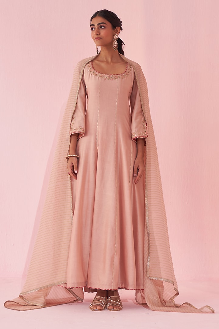 Blush Pink Chanderi & Organza Embroidered Wedding Anarkali Set by Studio Bagechaa at Pernia's Pop Up Shop