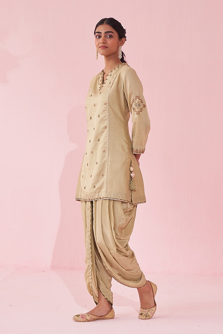 Green Chanderi & Crepe Embroidered Kurta Set by Studio Bagechaa at Pernia's Pop Up Shop