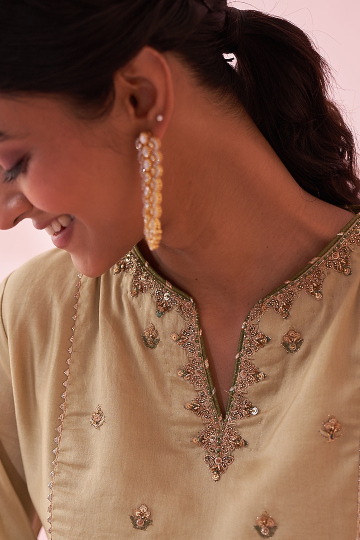 Green Chanderi & Crepe Embroidered Kurta Set by Studio Bagechaa at Pernia's Pop Up Shop