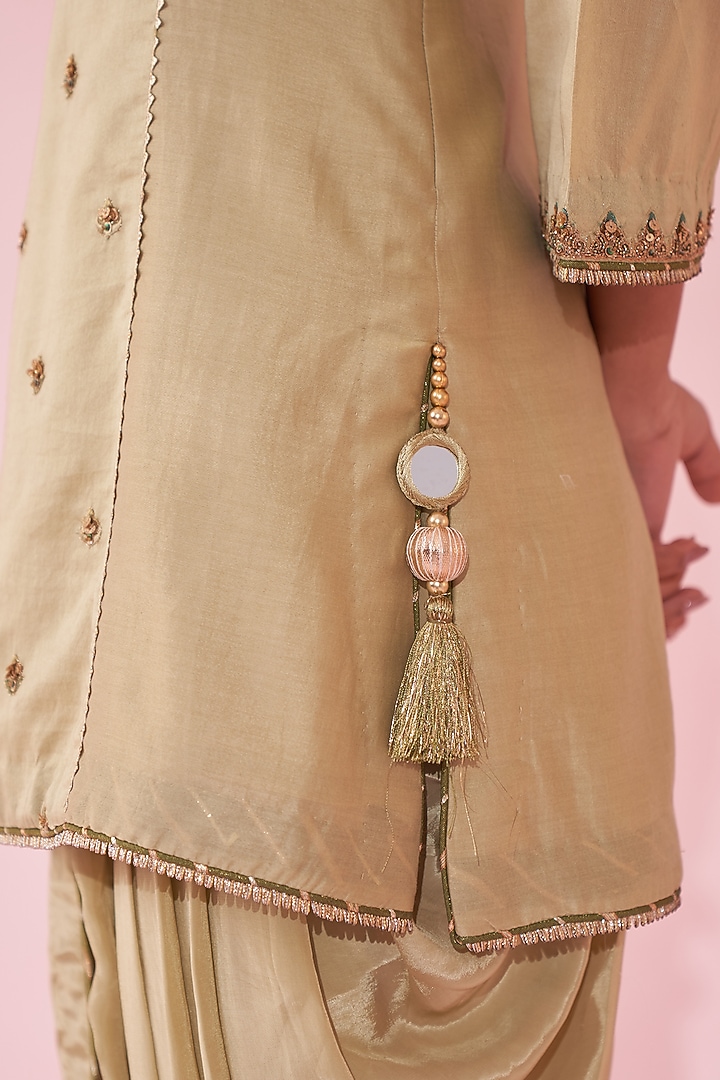 Green Chanderi & Crepe Embroidered Kurta Set by Studio Bagechaa at Pernia's Pop Up Shop