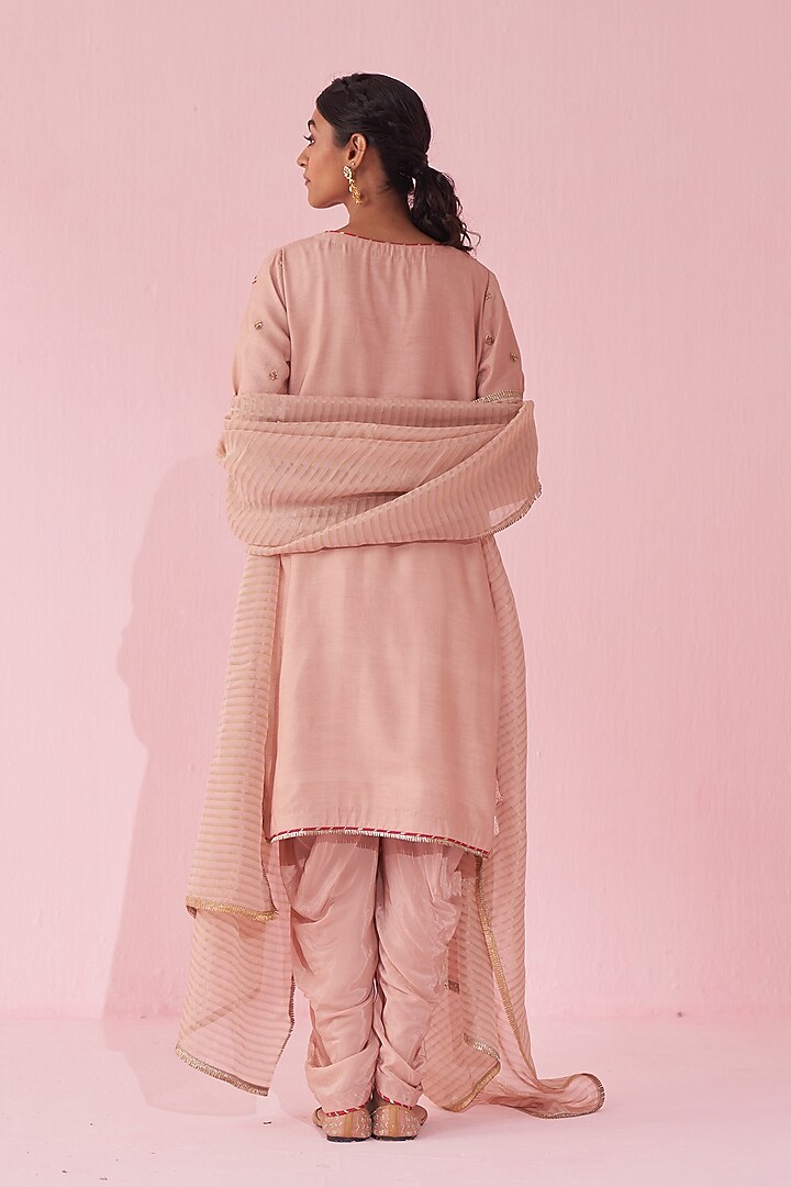 Blush Pink Crepe & Katan Embroidered Kurta Set by Studio Bagechaa at Pernia's Pop Up Shop