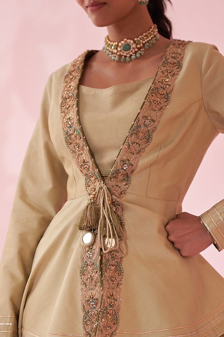 Green Chanderi & Katan Embroidered Kurta Set by Studio Bagechaa at Pernia's Pop Up Shop