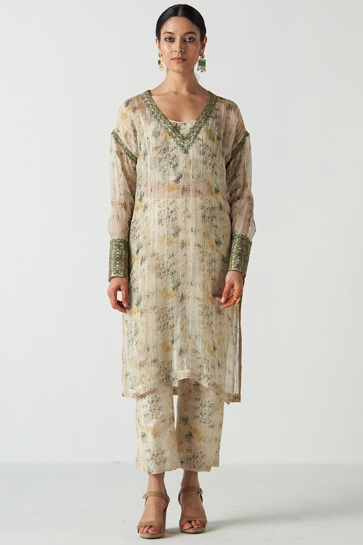 Green Chanderi Screen Printed Kurta Set by Studio Bagechaa at Pernia's Pop Up Shop