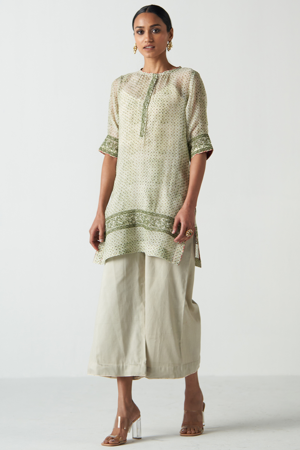 Green Organza & Chanderi Screen Printed Short Kurta Set by Studio Bagechaa at Pernia's Pop Up Shop