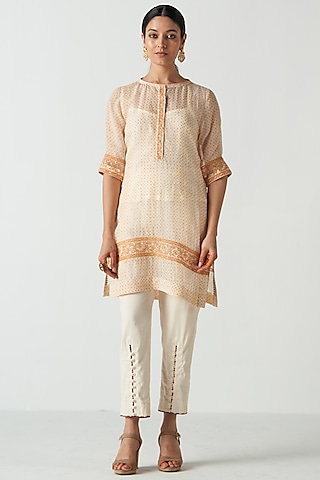 Orange Organza & Chanderi Screen Printed Short Kurta Set by Studio Bagechaa