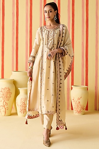 Beige Dola Silk Dola Silk Zardosi Work Kurta Set by Studio Bagechaa