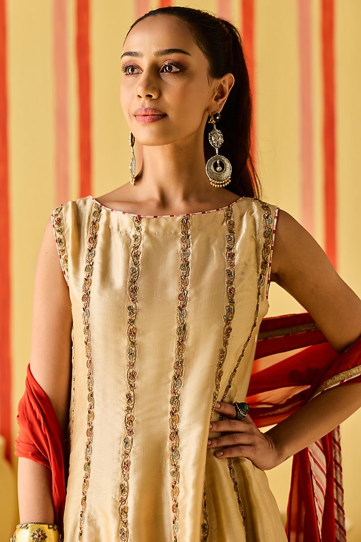 Beige Dola Silk Dola Silk Zardosi Work Dhoti Set by Studio Bagechaa at Pernia's Pop Up Shop