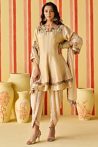 Beige Chanderi Resham & Zardosi Work Kurta Set by Studio Bagechaa