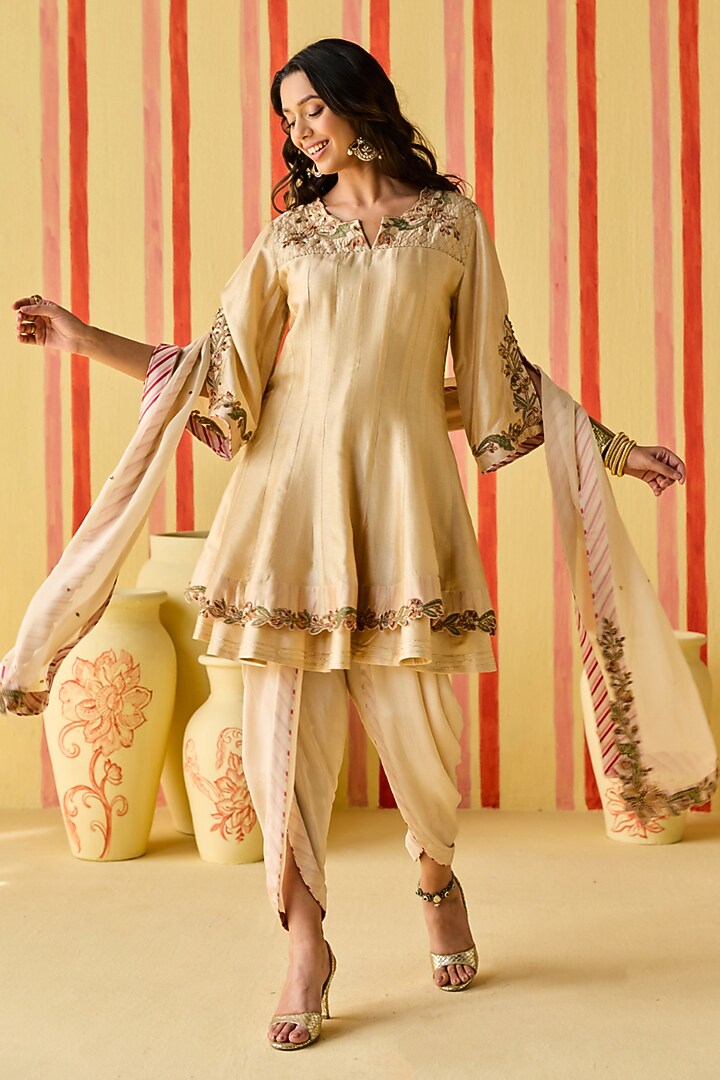 Beige Chanderi Resham & Zardosi Work Kurta Set by Studio Bagechaa at Pernia's Pop Up Shop