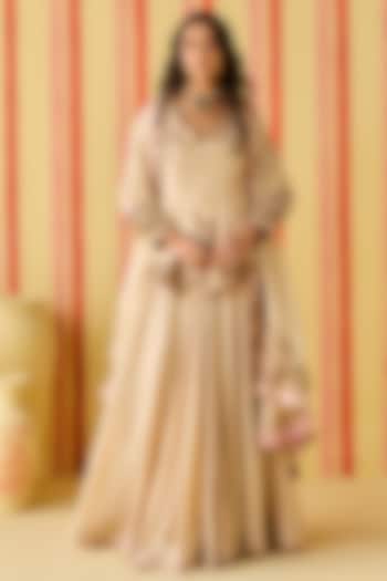 Beige Chanderi & Organza Wedding Lehenga Set by Studio Bagechaa at Pernia's Pop Up Shop