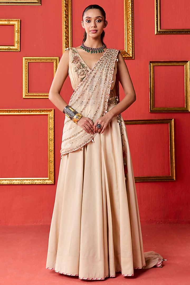Beige Chanderi & Organza Wedding Lehenga Set by Studio Bagechaa at Pernia's Pop Up Shop
