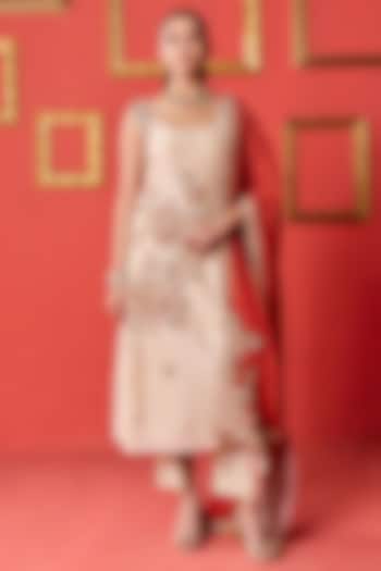 Beige Chanderi Resham & Aari Work Kurta Set by Studio Bagechaa at Pernia's Pop Up Shop