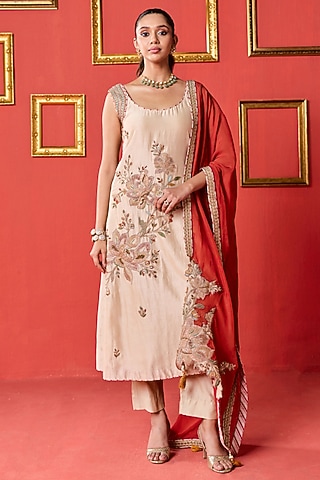 Beige Chanderi Resham & Aari Work Kurta Set by Studio Bagechaa
