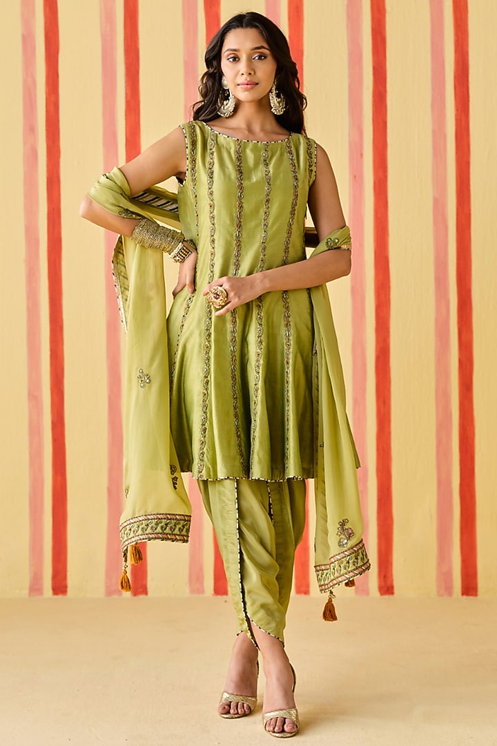 Green Dola Silk Dhoti Set by Studio Bagechaa at Pernia's Pop Up Shop
