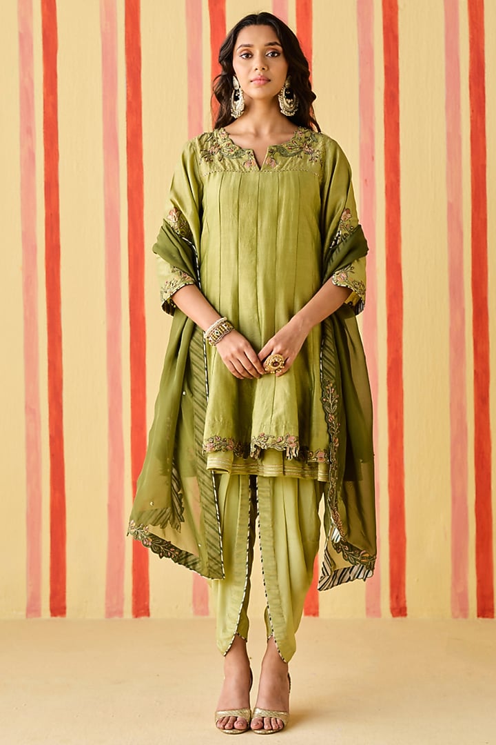 Green Chanderi Resham & Zardosi Work Kurta Set by Studio Bagechaa at Pernia's Pop Up Shop