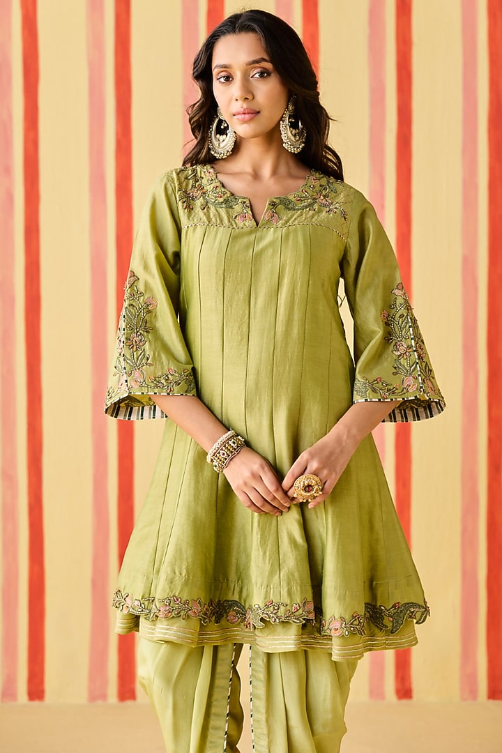 Green Chanderi Resham & Zardosi Work Kurta Set by Studio Bagechaa at Pernia's Pop Up Shop