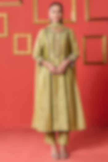 Green Dola Silk Dola Silk Zardosi Work Kurta Set by Studio Bagechaa at Pernia's Pop Up Shop