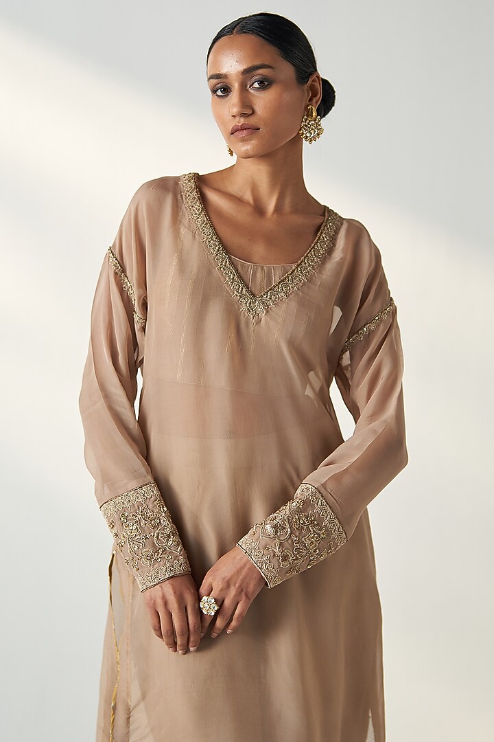 Fawn Organza Hand Embroidered Kurta Set by Studio Bagechaa at Pernia's Pop Up Shop