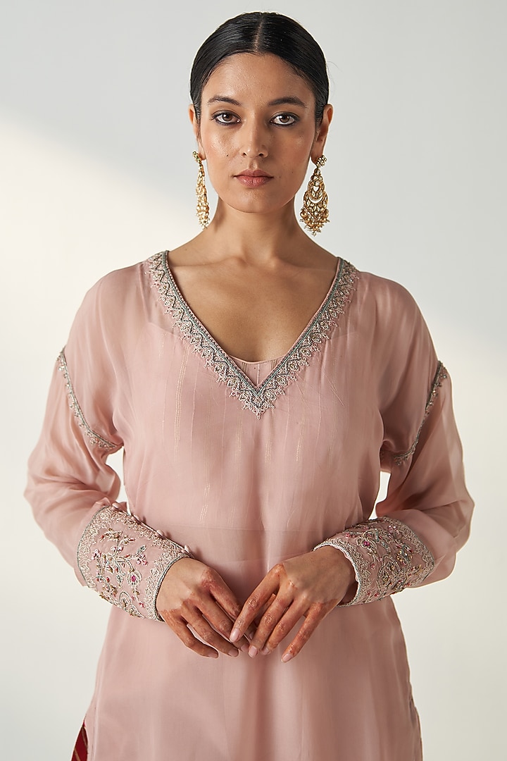Blush Pink Organza Hand Embroidered Kurta Set by Studio Bagechaa at Pernia's Pop Up Shop