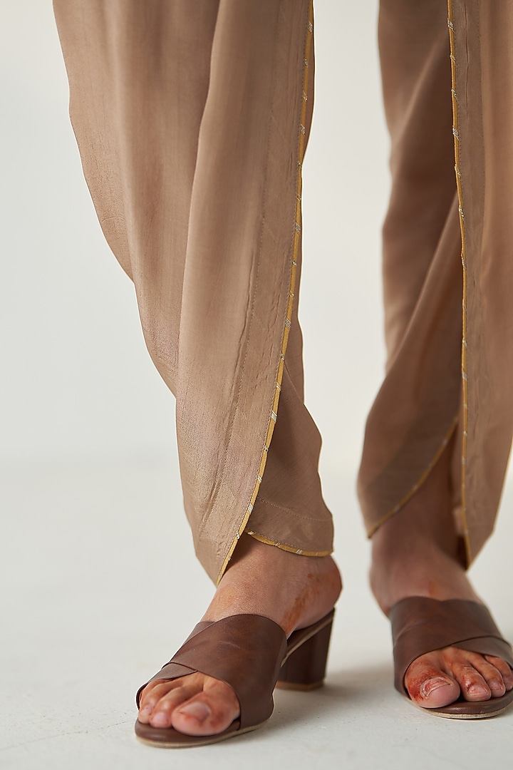 Fawn Chanderi Gota Hand Embroidered Kurta Set by Studio Bagechaa at Pernia's Pop Up Shop