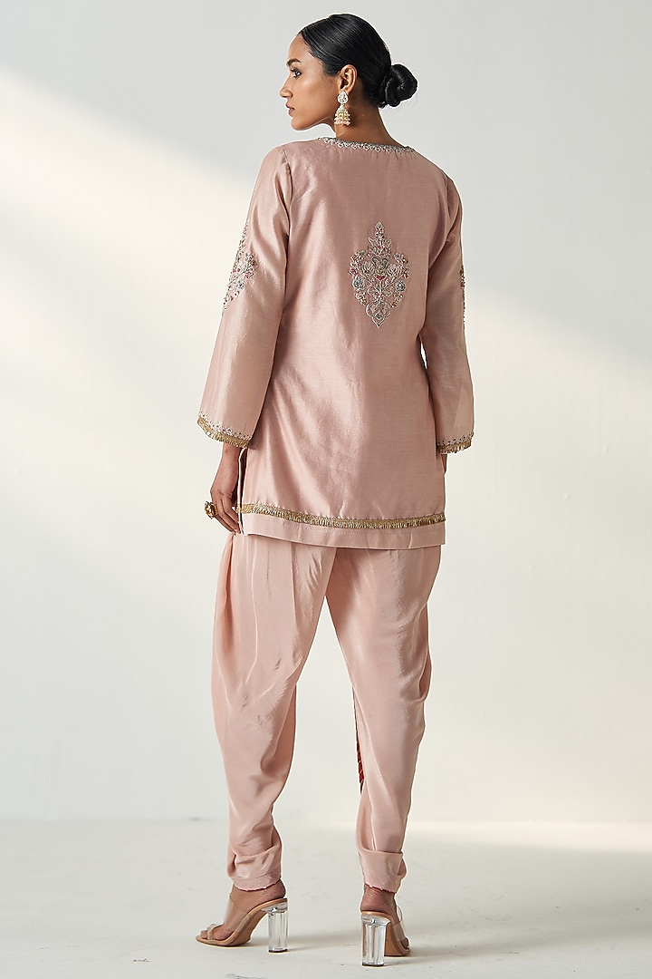 Blush Pink Chanderi Gota Hand Embroidered Kurta Set by Studio Bagechaa at Pernia's Pop Up Shop
