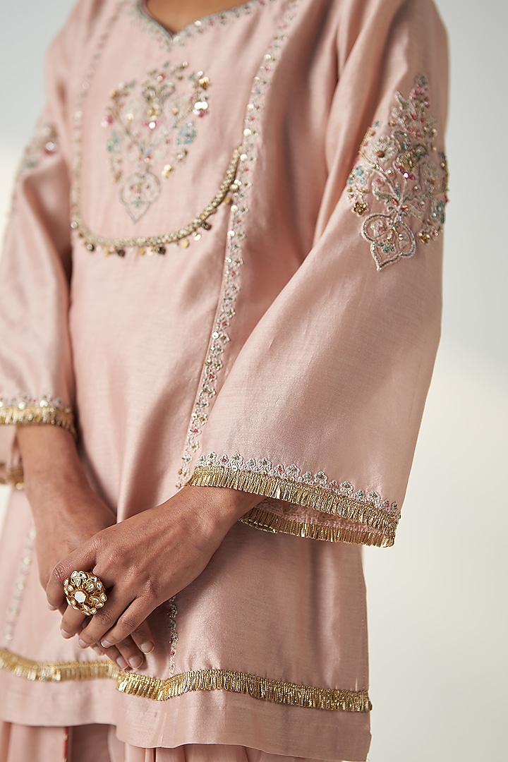 Blush Pink Chanderi Gota Hand Embroidered Kurta Set by Studio Bagechaa at Pernia's Pop Up Shop