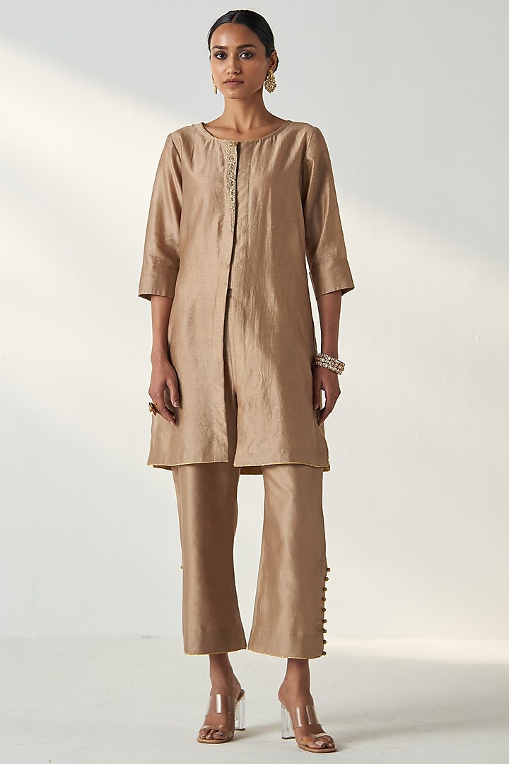 Fawn Chanderi Kurta Set by Studio Bagechaa at Pernia's Pop Up Shop