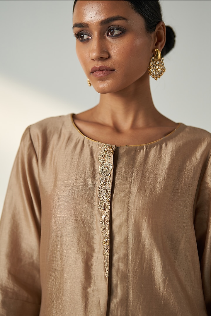 Fawn Chanderi Kurta Set by Studio Bagechaa at Pernia's Pop Up Shop