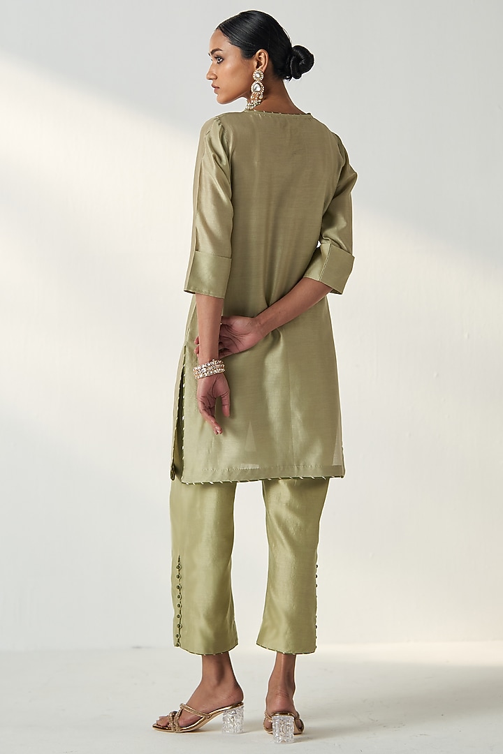 Green Chanderi Kurta Set by Studio Bagechaa at Pernia's Pop Up Shop