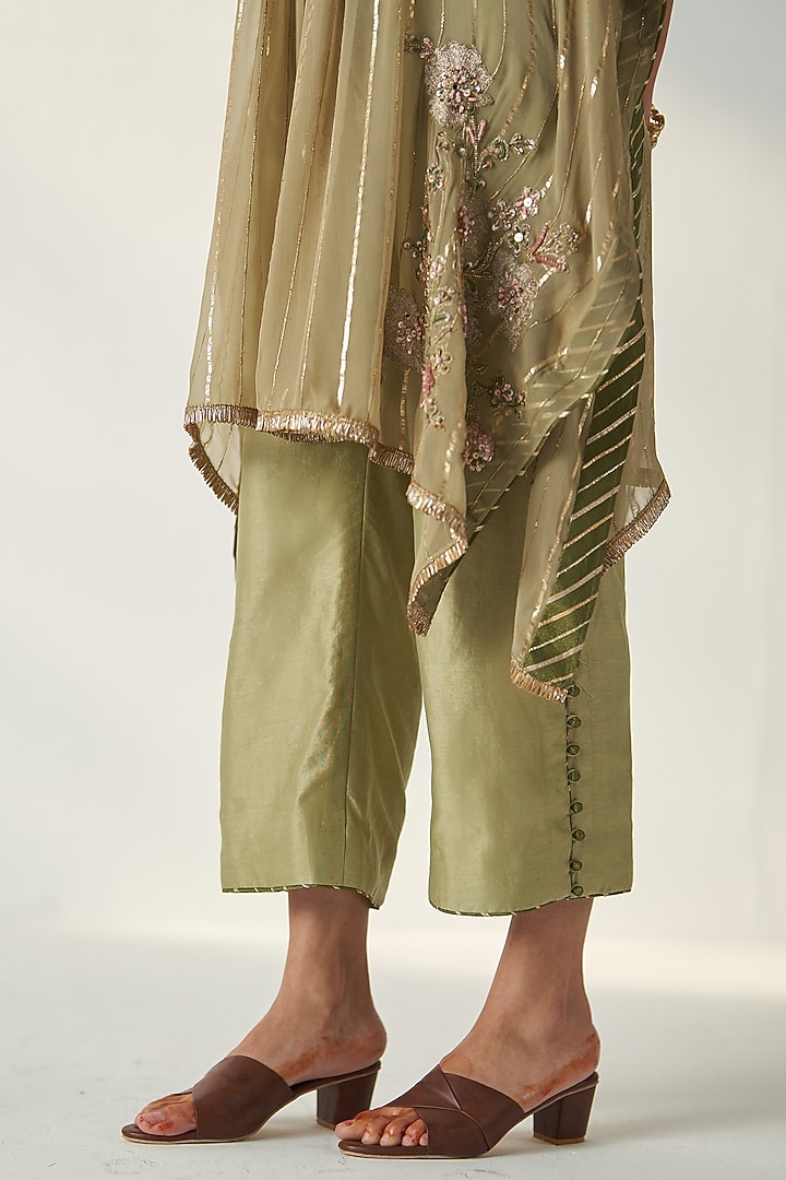 Green Georgette Hand Embroidered Kaftan Set by Studio Bagechaa at Pernia's Pop Up Shop