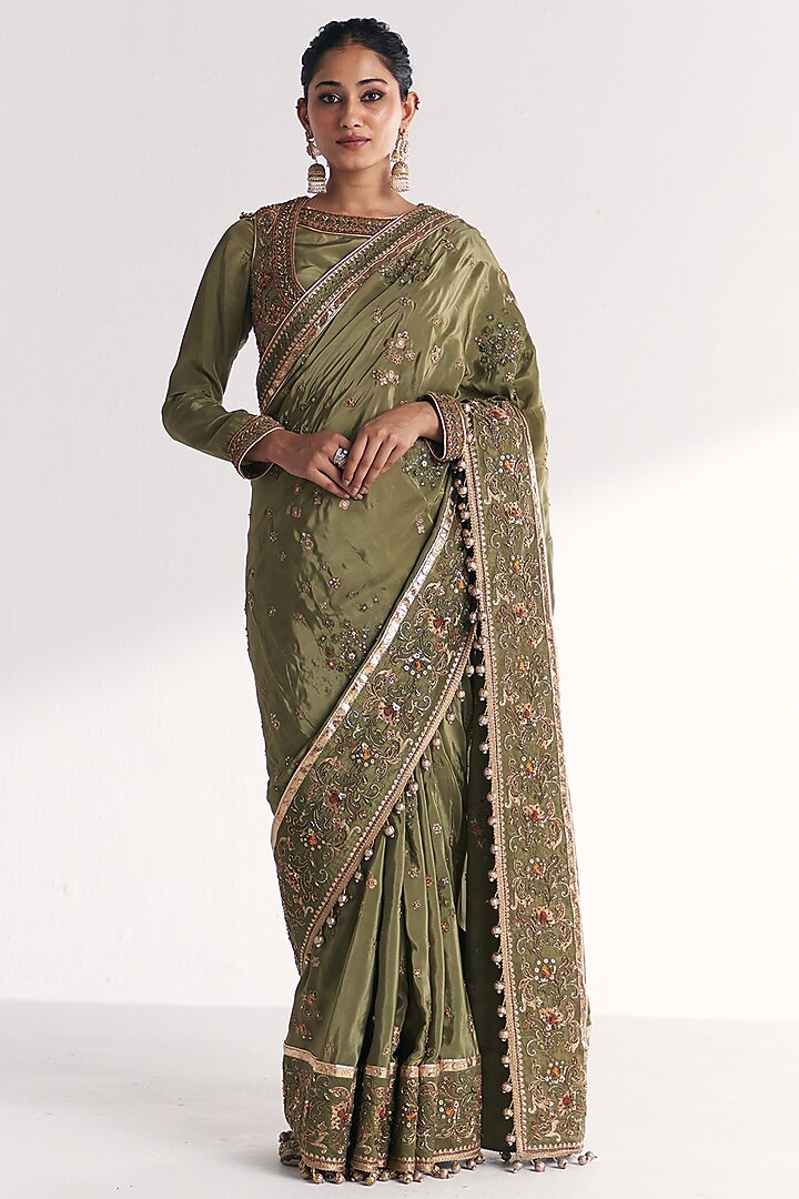 Green Crepe Floral Embroidered Reception Saree Set by Studio Bagechaa at Pernia's Pop Up Shop