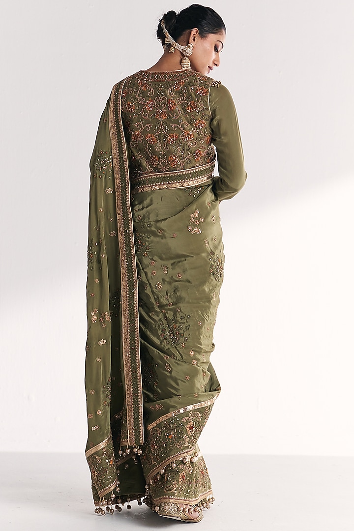 Green Crepe Floral Embroidered Reception Saree Set by Studio Bagechaa at Pernia's Pop Up Shop