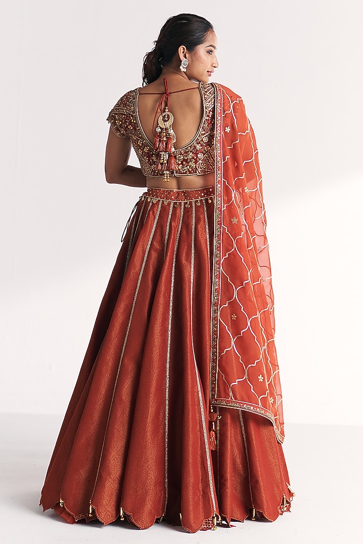 Rust Bandhani Tissue Crushed Wedding Lehenga Set by Studio Bagechaa at Pernia's Pop Up Shop