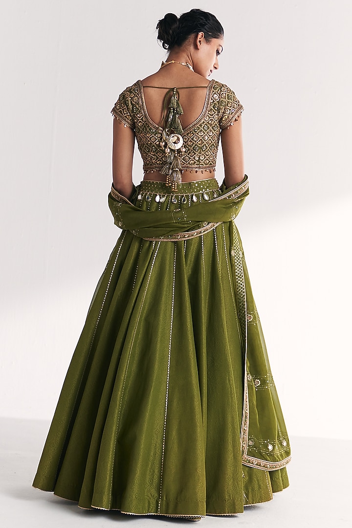 Green Bandhani Tissue Hand Embroidered Wedding Lehenga Set by Studio Bagechaa at Pernia's Pop Up Shop