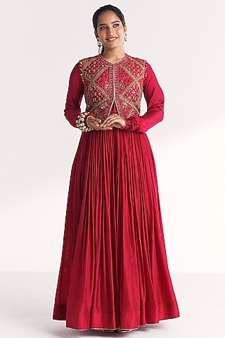 Magenta Pink Dola Silk Anarkali Set by Studio Bagechaa