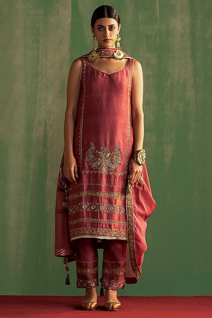 Mauve Pink Fine Silk Hand Embroidered Straight Kurta Set by Studio Bagechaa at Pernia's Pop Up Shop