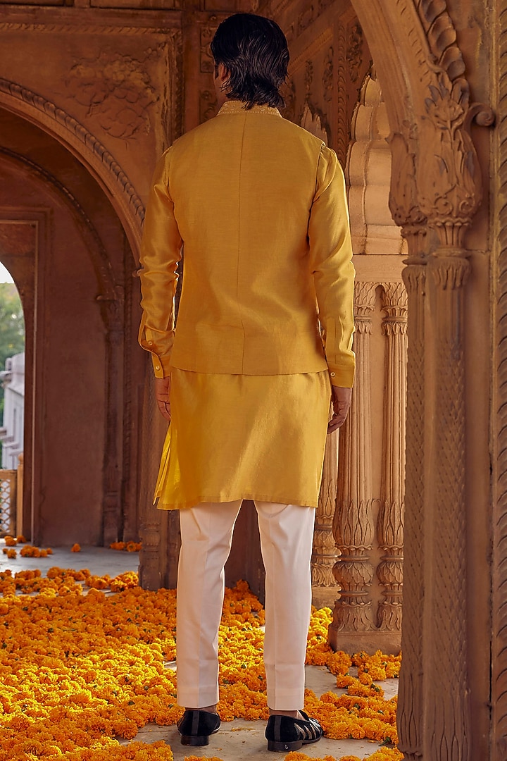 Yellow Chanderi Hand Embroidered Nehru Jacket Set by Studio Bagechaa Men at Pernia's Pop Up Shop