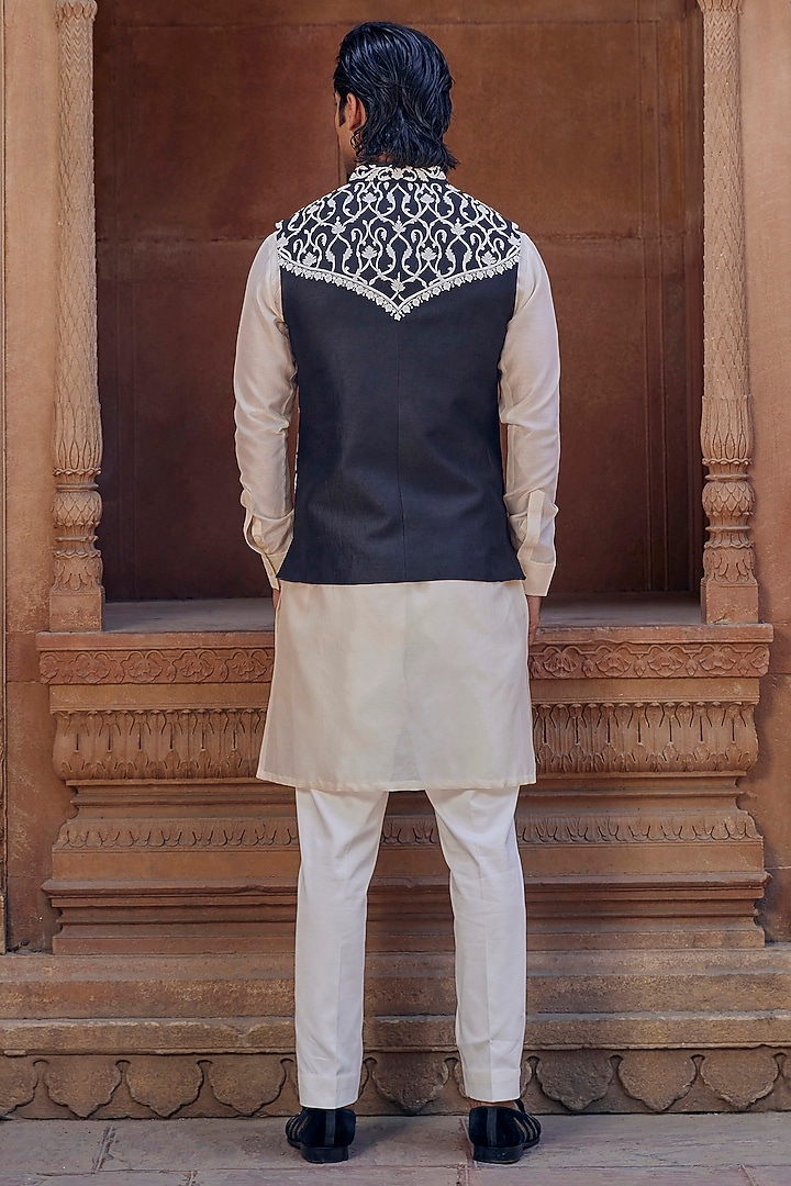 Black Chanderi Embroidered Nehru Jacket Set by Studio Bagechaa Men at Pernia's Pop Up Shop