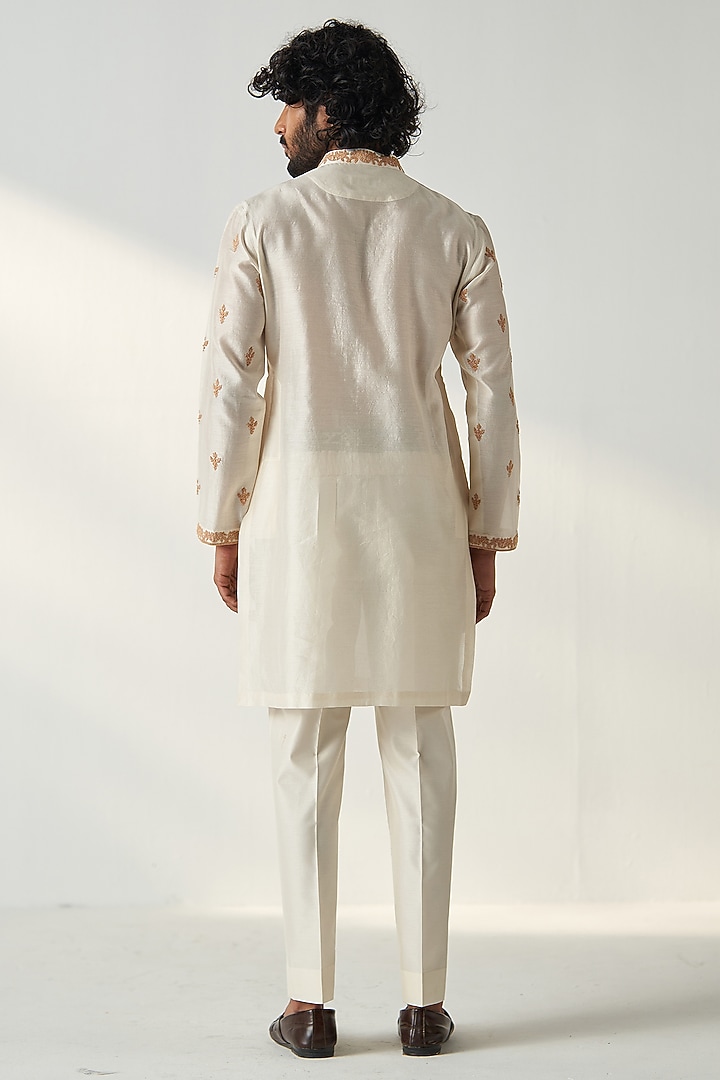 Ivory Chanderi Silk Dori Embroidered Kurta Set by Studio Bagechaa Men at Pernia's Pop Up Shop