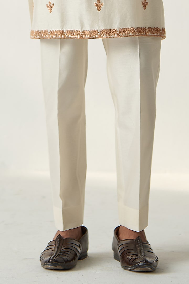 Ivory Chanderi Silk Dori Embroidered Kurta Set by Studio Bagechaa Men at Pernia's Pop Up Shop