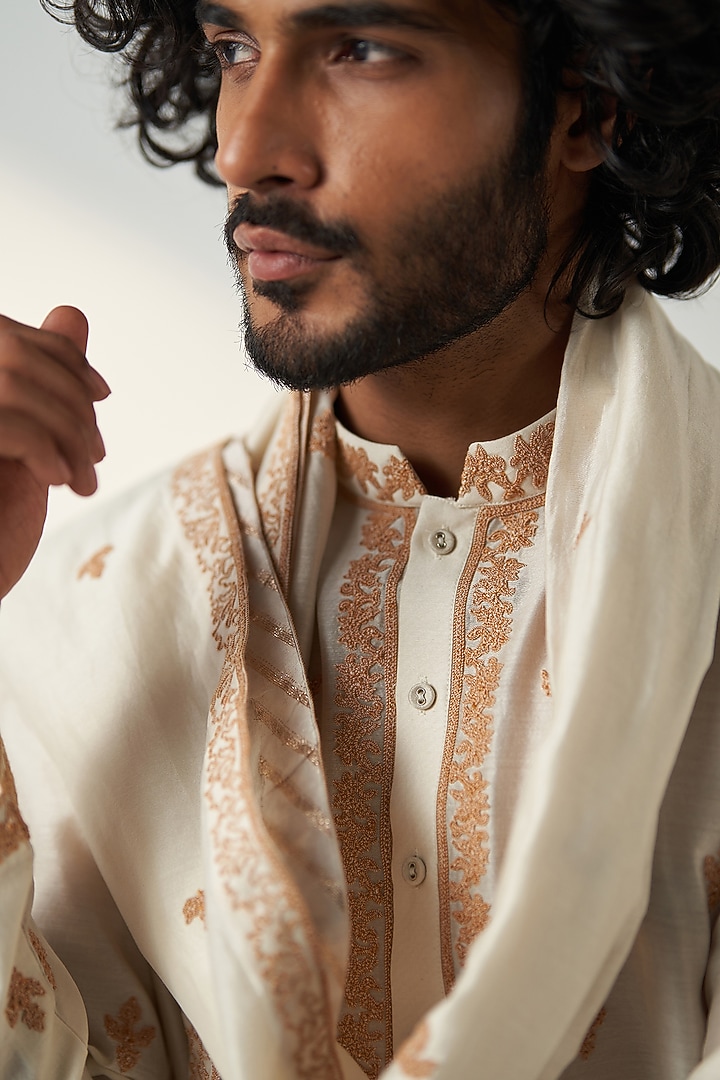 Ivory Chanderi Silk Dori Embroidered Kurta Set by Studio Bagechaa Men at Pernia's Pop Up Shop