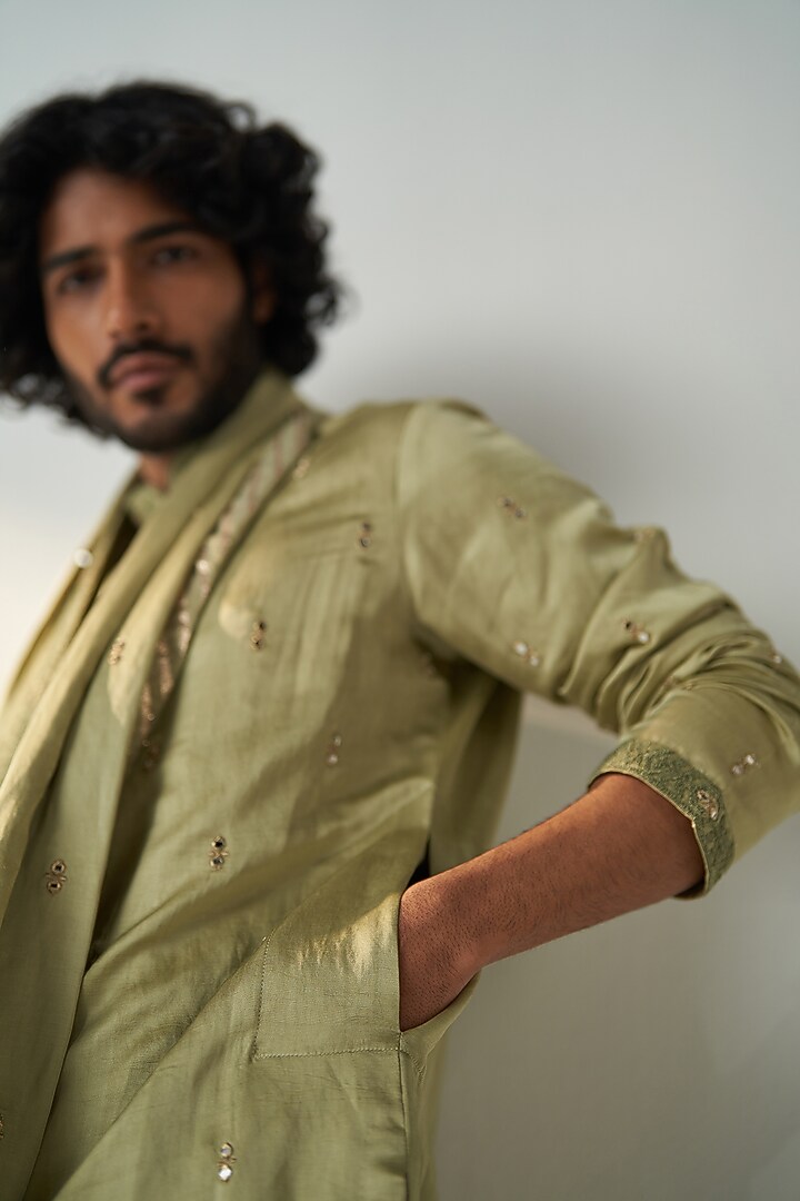 Green Chanderi Silk Dori & Mirror Embroidered Kurta Set by Studio Bagechaa Men at Pernia's Pop Up Shop