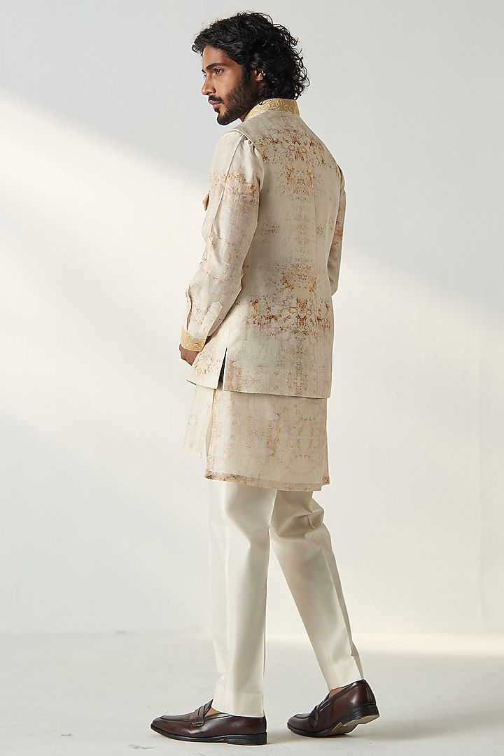 Yellow Linen Satin Dori Embroidered Bundi Jacket Set by Studio Bagechaa Men at Pernia's Pop Up Shop
