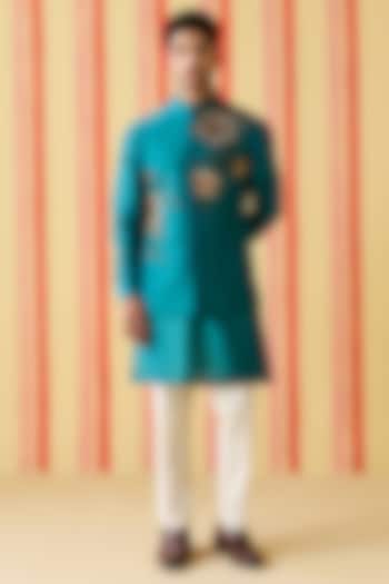 Rama Green Chanderi Linen Satin Hand Embroidered Bundi Jacket Set by Studio Bagechaa Men at Pernia's Pop Up Shop