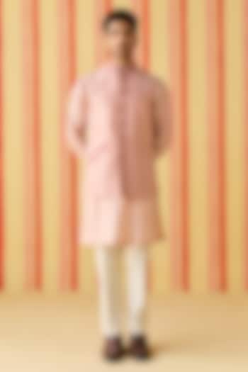 Pink Chanderi Linen Satin Floral Embroidered Bundi Jacket Set by Studio Bagechaa Men at Pernia's Pop Up Shop